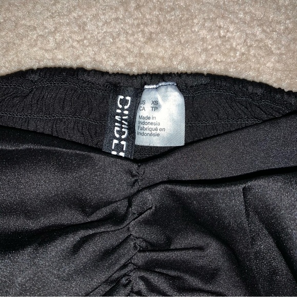 H&M Puff Sleeve Top - Picture 3 of 4